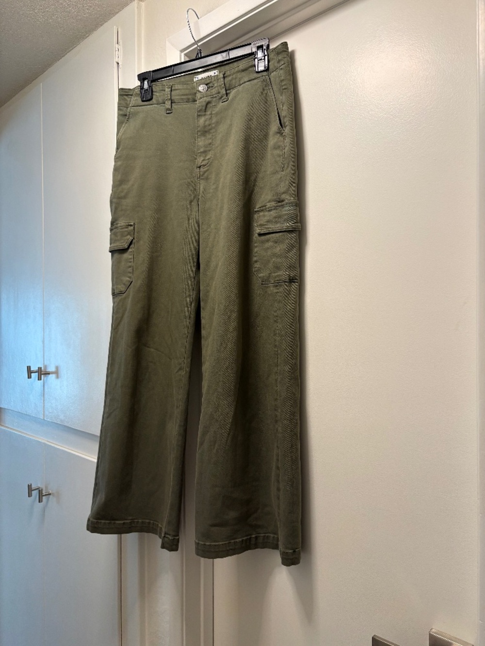Paige “Carly” cargo pants - olive green - size 29